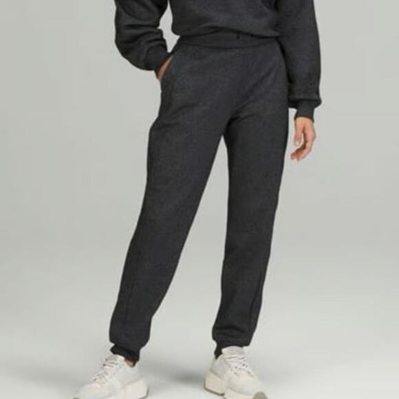 Lululemon Scuba High Rise Jogger - Picture 1 of 8